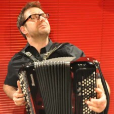 Gilles Tissandier - Comédien / musicien Gilles Tissandier - Comédien / musicien