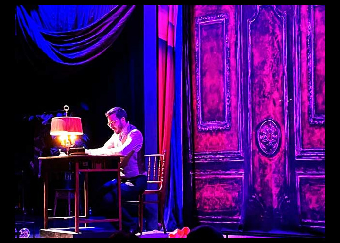 Edmond - bureau assis