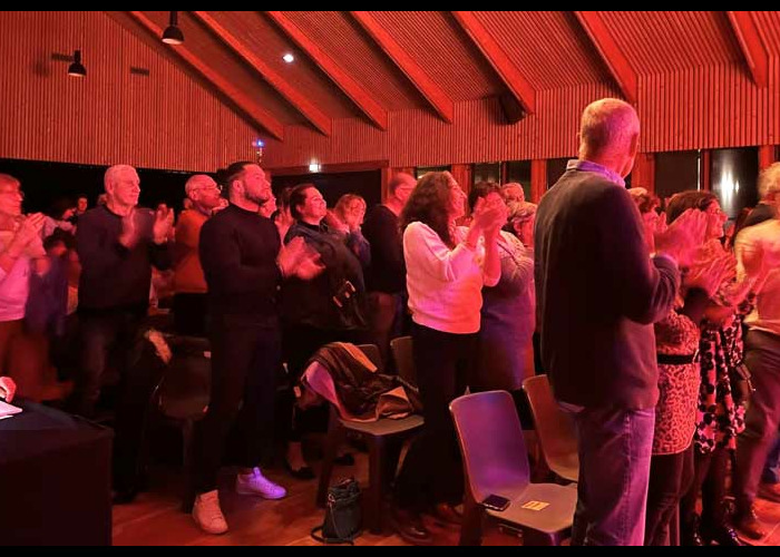 Standing ovation - Edmond