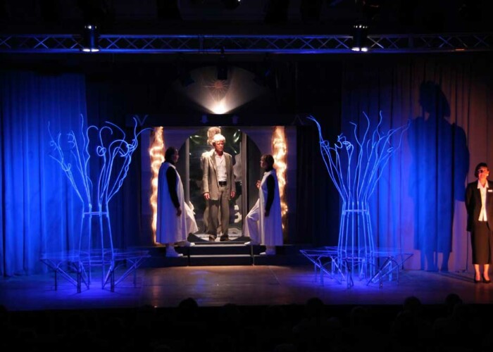 Hôtel des 2 mondes - Départ Julien