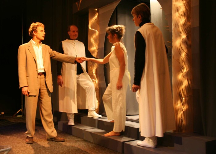 Hôtel des 2 mondes - Départ Laura