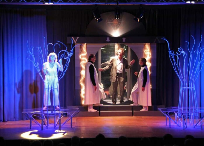 Hôtel des 2 mondes - Taisez-vous